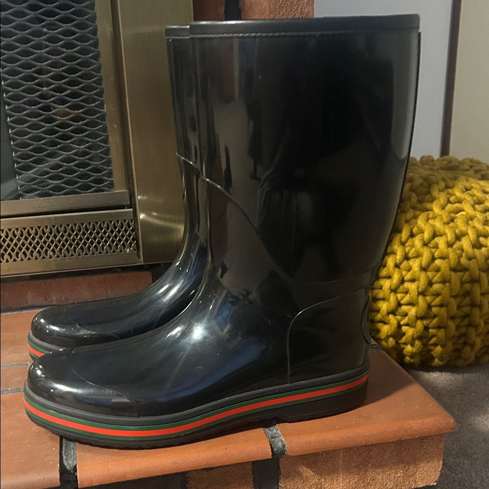 Gucci Black Rubber Boots with Red and Green Stripes